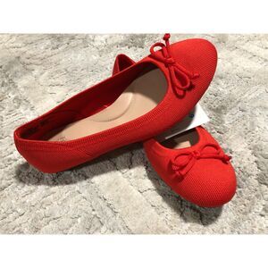 Woman's 6.5 Red Flat Shoes